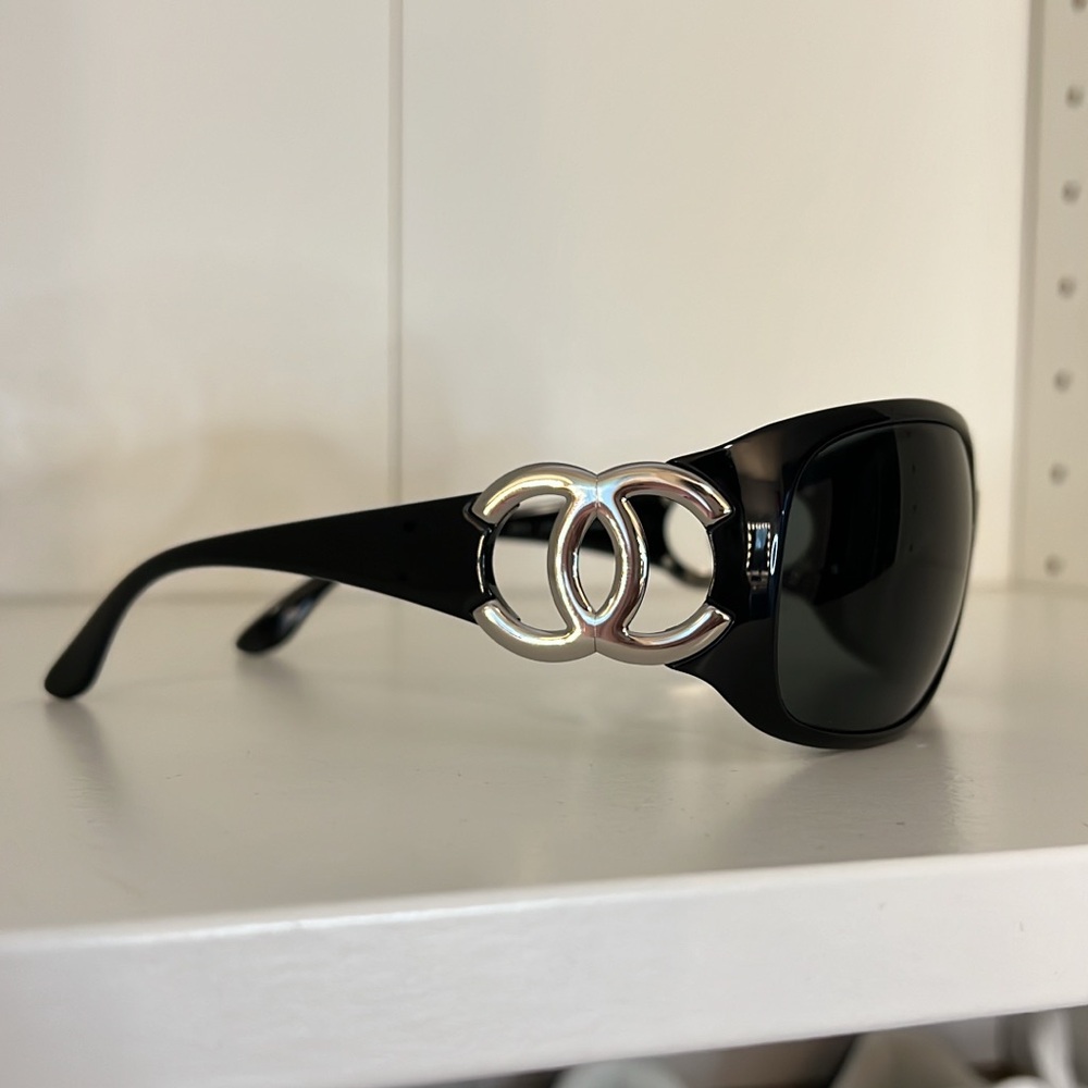 Chanel sunglasses - Picture 3 of 12